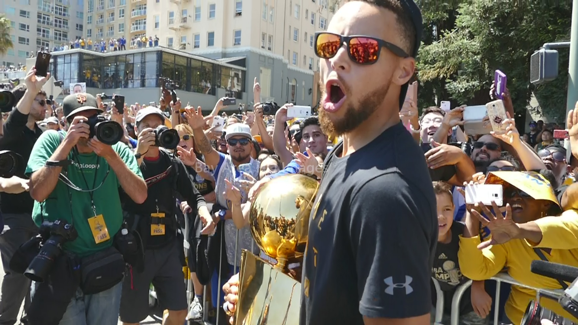 Stephen Curry Warriors Parade Ayesha Curry